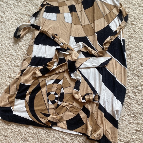 VENUS Black, White, and Tan Maxi Dress - Picture 6 of 6